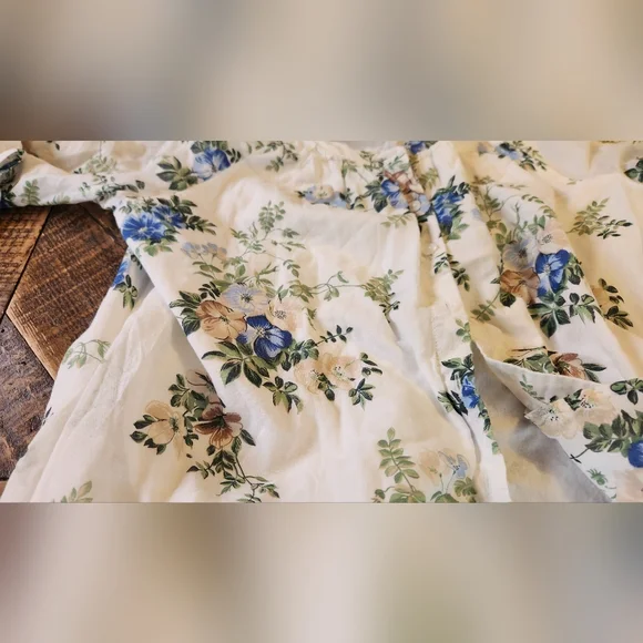 Ann Taylor Floral Button Up Blouse Garden Floral Size Small P - Picture 11 of 11